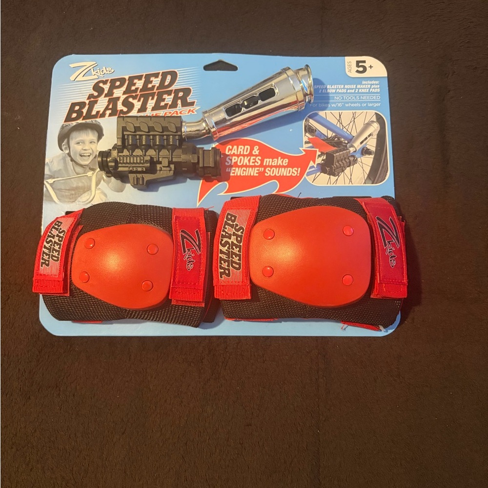 Ziggle Speed Blaster with Red‎ Knee Pads